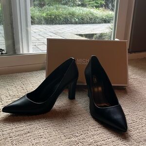 Brand new, Michael Kors, Millie flex pump, leather black